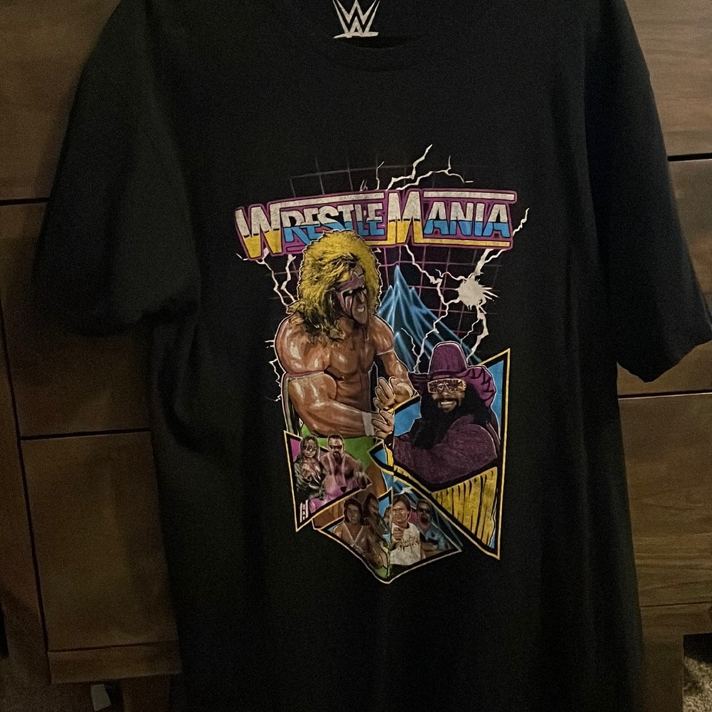 Wrestle Mania shirt. Ultimate Warrior and Randy Savage.